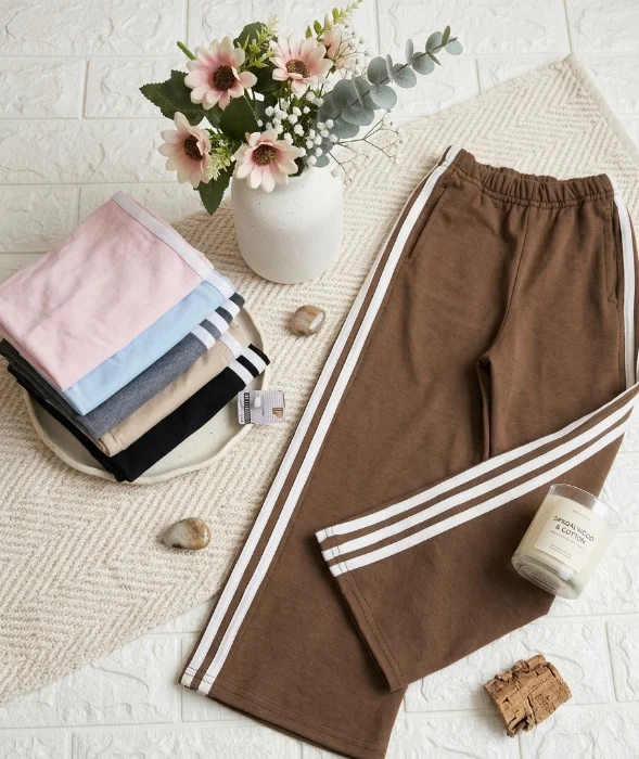Pantalón con Tres Líneas