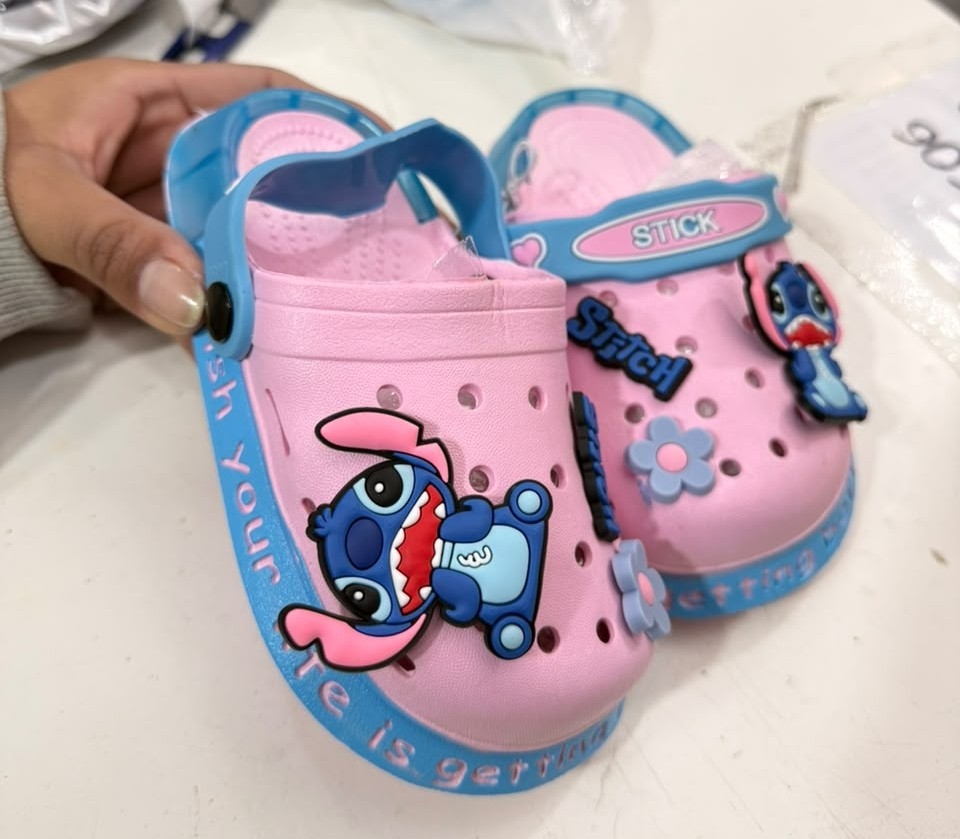 Crocs Stitch Luces - Imagen 3