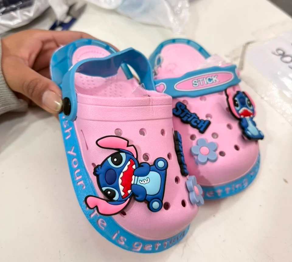 Crocs Stich con Luces - Imagen 2