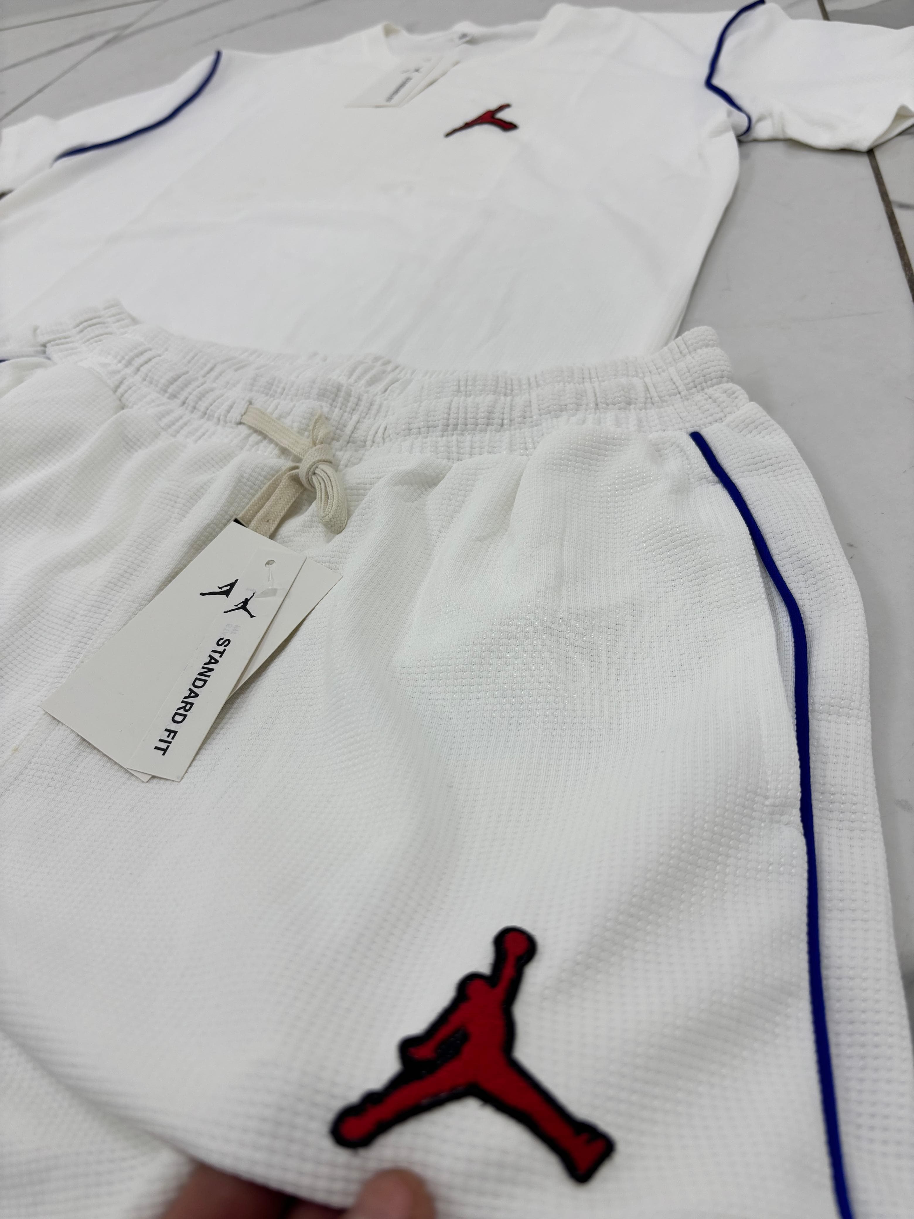 Conjunto Jordan Remera Pantalón Calidad Importado - 3c7ac7e7-1e7c-4ff9-84f0-a10fb928e980.jpeg