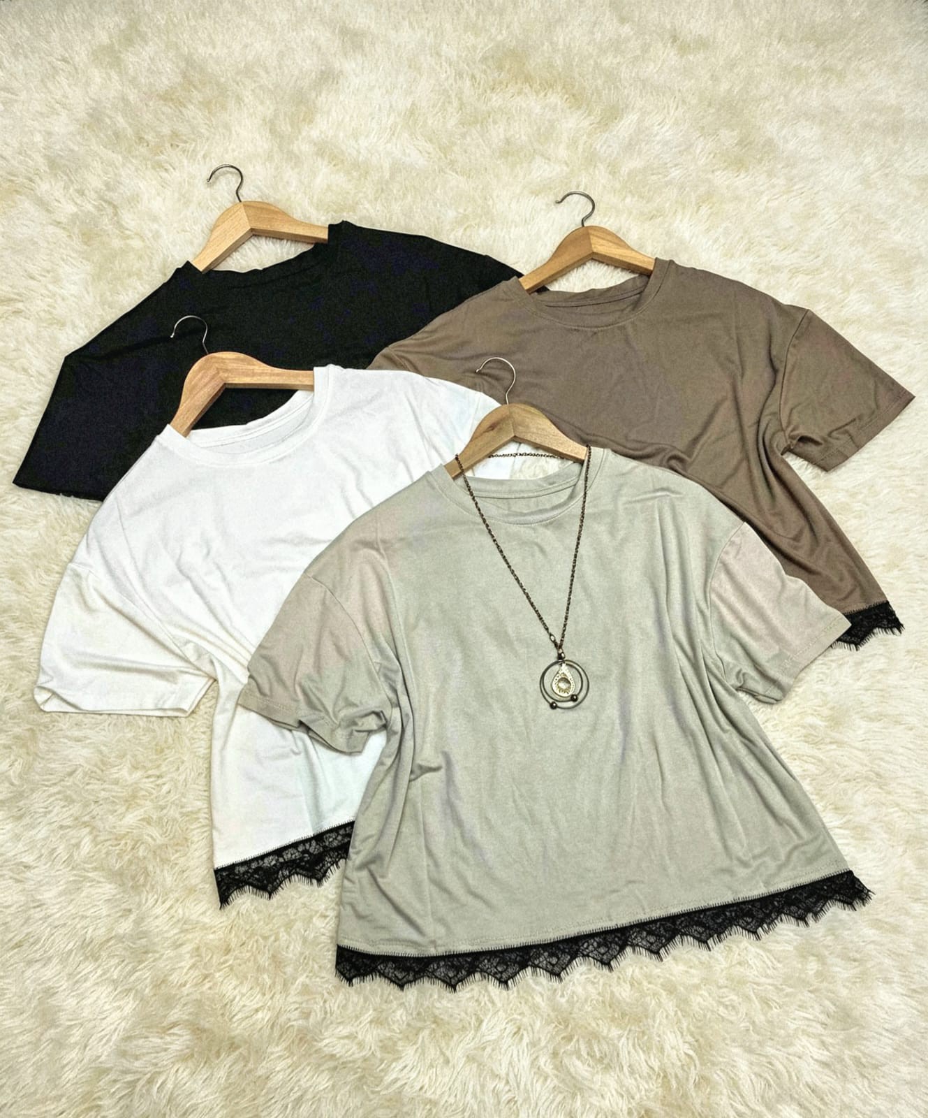 Remera Modal Viscosa con Puntillas - Imagen 2