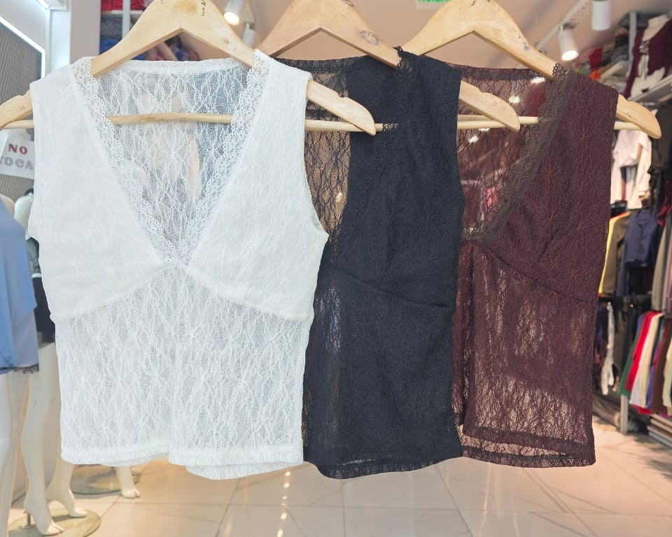 Musculosa Escote V con Puntiila Encaje - musculosa%20V%20puntilla%20encaje%20(4.1).jpeg