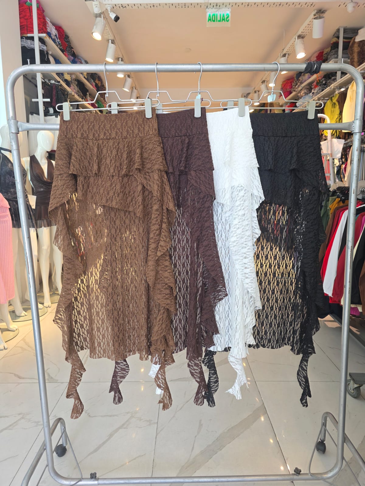 Pollera Short Cola de Pato Encaje - pollera%20short%20cola%20depato%20larga(22).jpeg