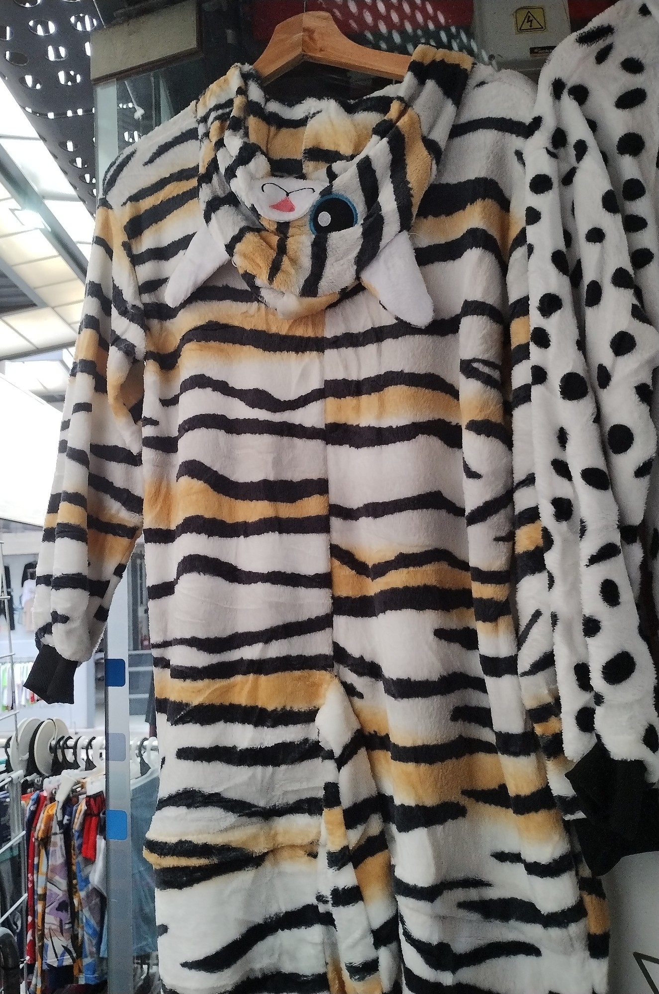 Pijama Entera de Tigre y Dalmata - Imagen 2