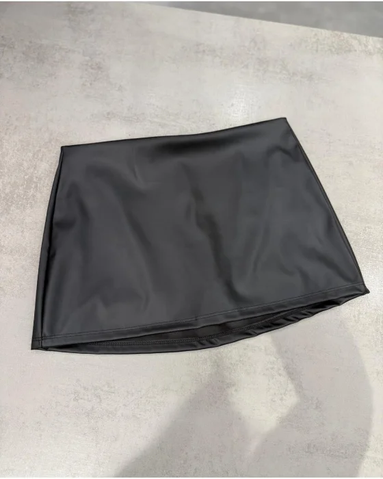 Shorts Pollera Engomado