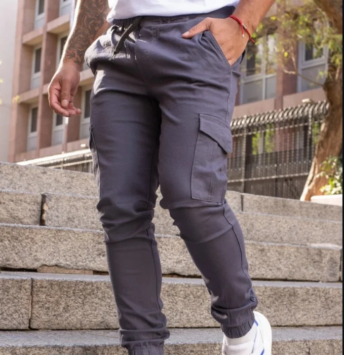 Joggers Cargo con Puño