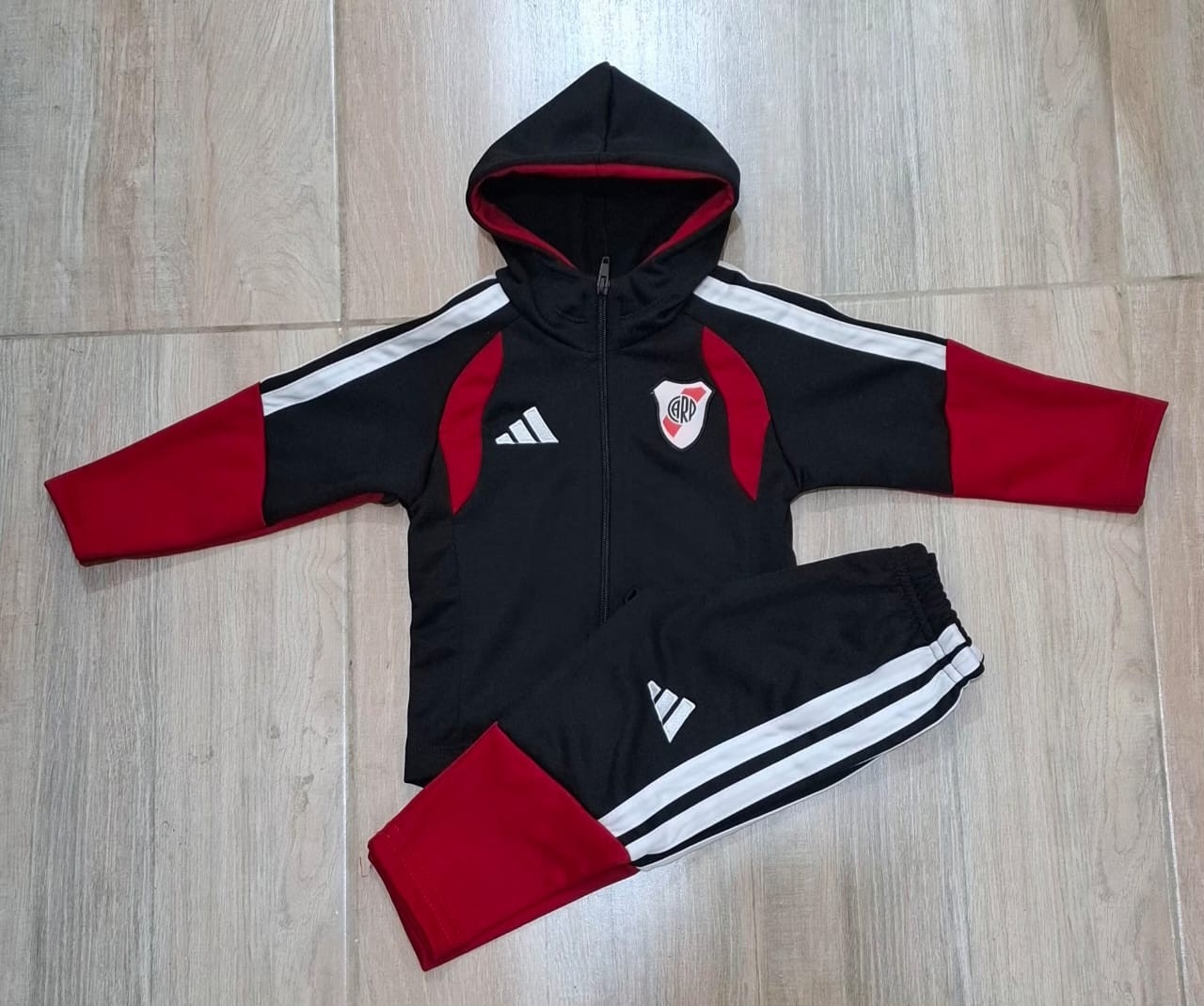 Conjunto de Bebes Deportivos - Imagen 2