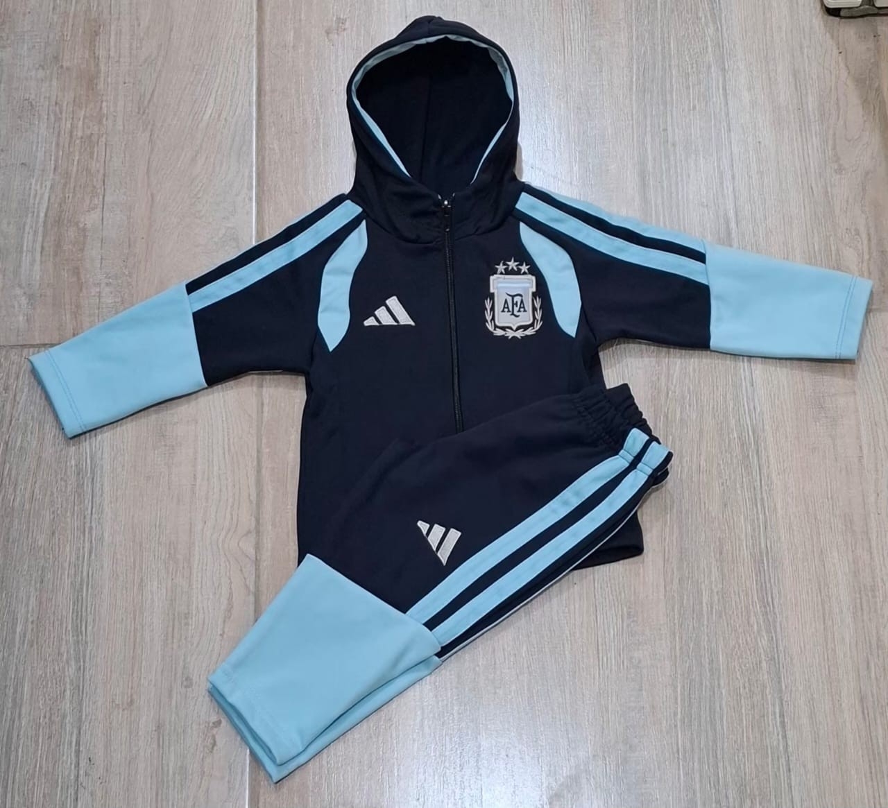 Conjunto de Bebes Deportivos - Imagen 3