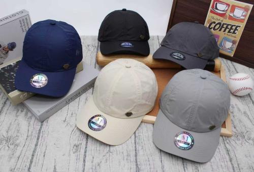 Gorros Deportivo con Chapita