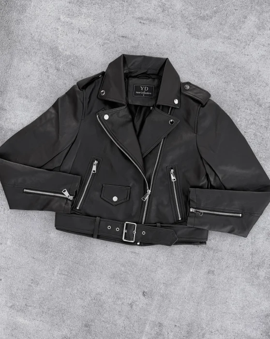 Campera Ecocuero Clásica con Bolsillo
