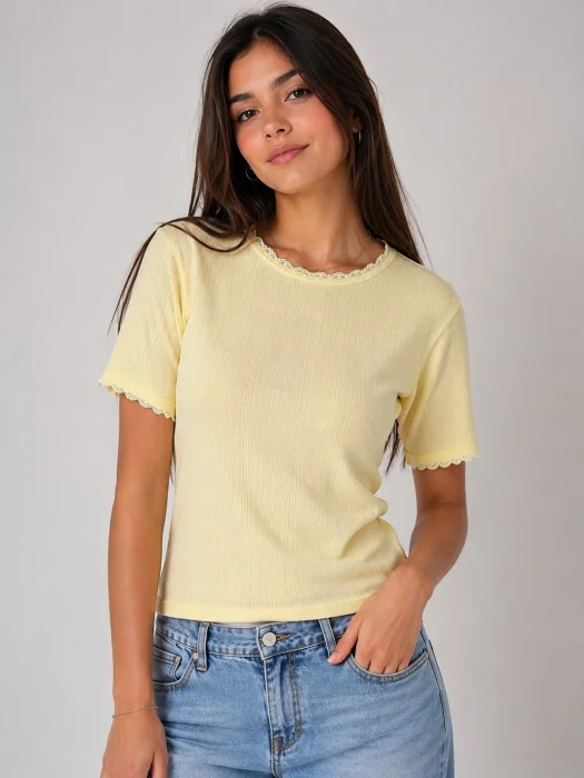Camiseta con Puntilla