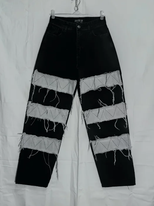 Baggy Black White