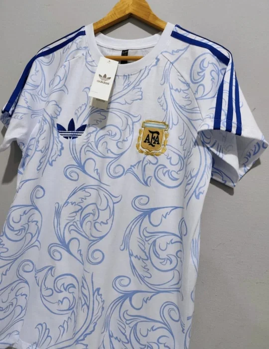 Remera Afa Adi. Originals