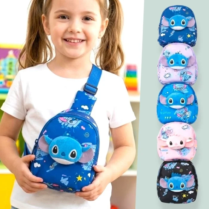 Mochilita Pechera de Stitch con Adorno, Mide 17cm X 12cm X 6cm Aprox, Marroquineria
