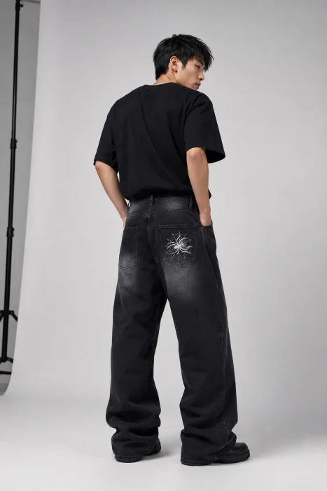 Baggy Negro Bordado Araña