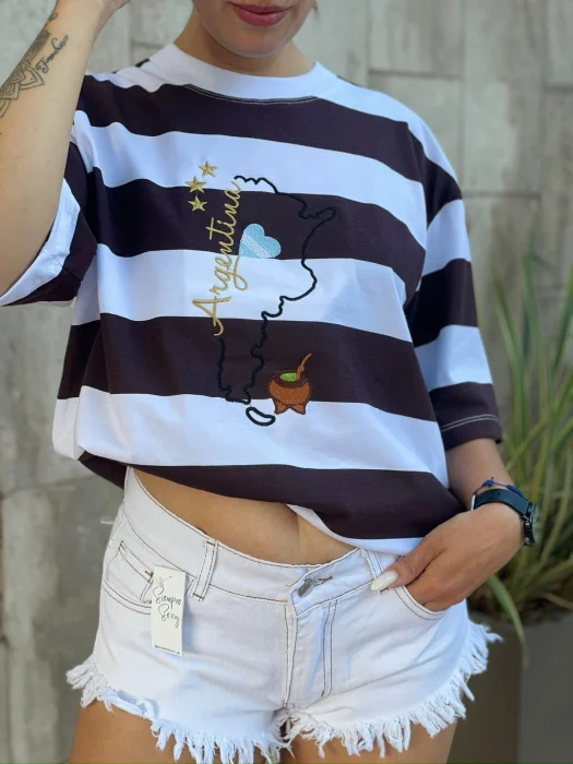 Remera Rayada Argentina Mapa Bordado