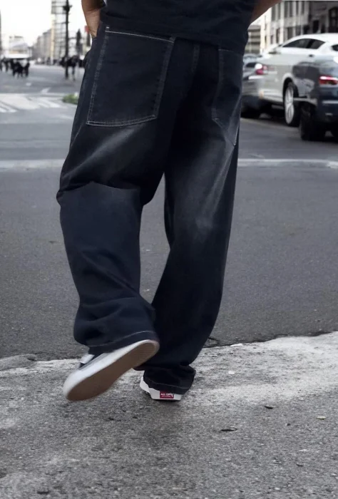 Baggy Rec. Negro Focalizado con Bigotes