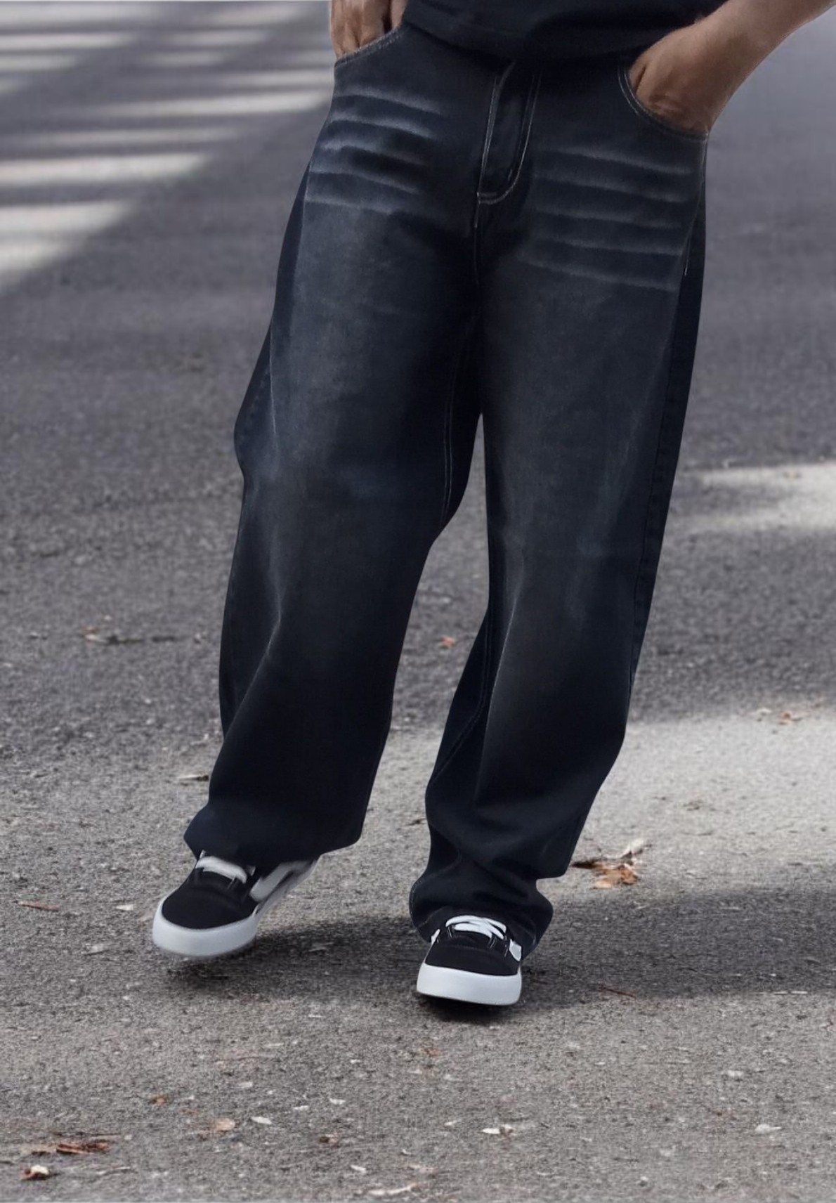 Baggy Rec. Negro Focalizado con Bigotes - Imagen 2