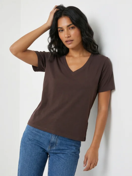 Remera Escote en V Lisa Algodón Peinado Premium 24.1