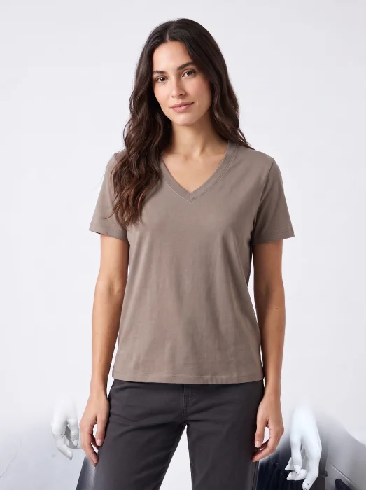 Remera Escote en V Lisa Algodón Peinado Premium 24.1