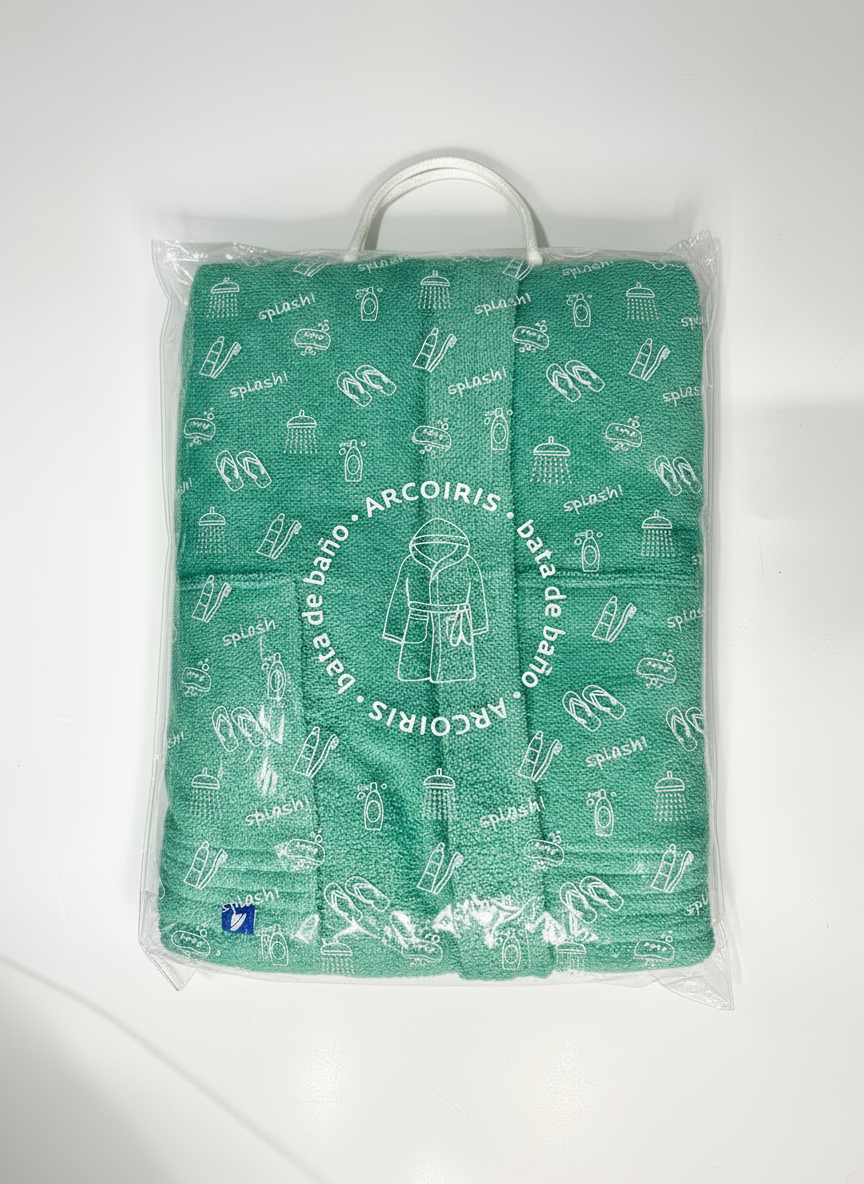 Bata de Baño Infantil Verde con Capucha | 100% Algodón | Absorvente Suave - envato-labs-image-edit%20(5).png