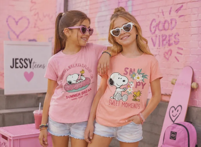 Remera Snoopy Estampa con Glitter Morley Viscosa