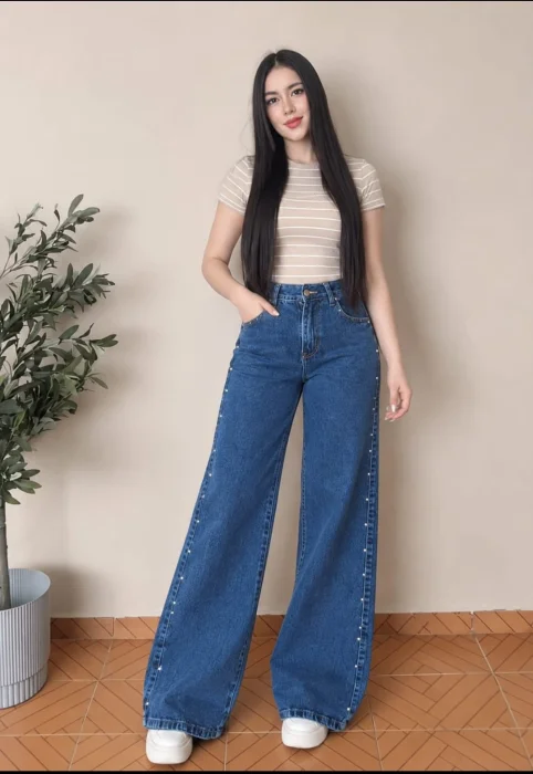 Wide Leg Rígido con /tachas