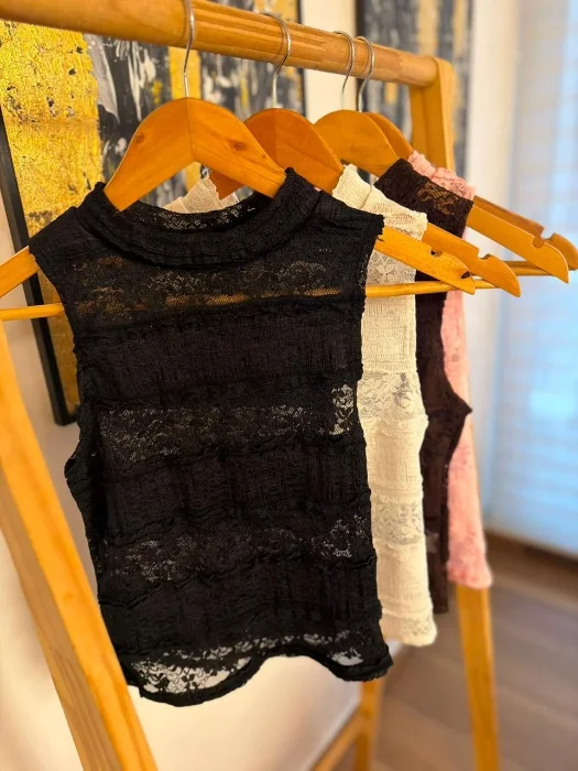 Blusa de Encaje Mila