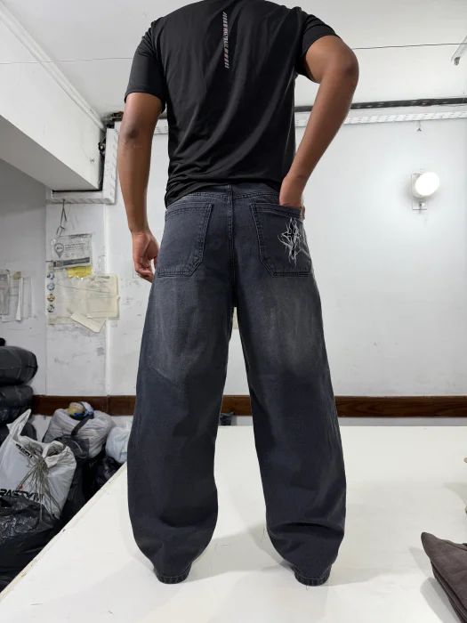 Jeans Baggy con Bordado 2