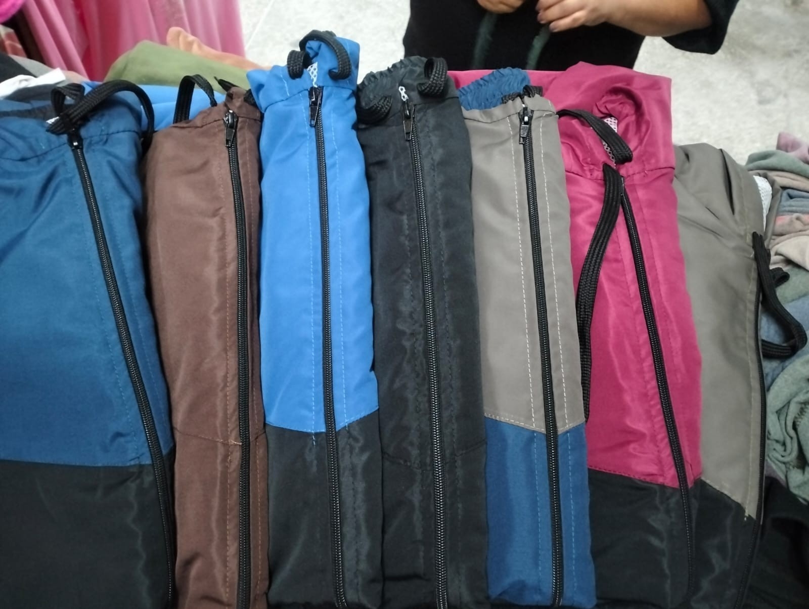 Campera Rompeviento Talles Especiales - Imagen 3