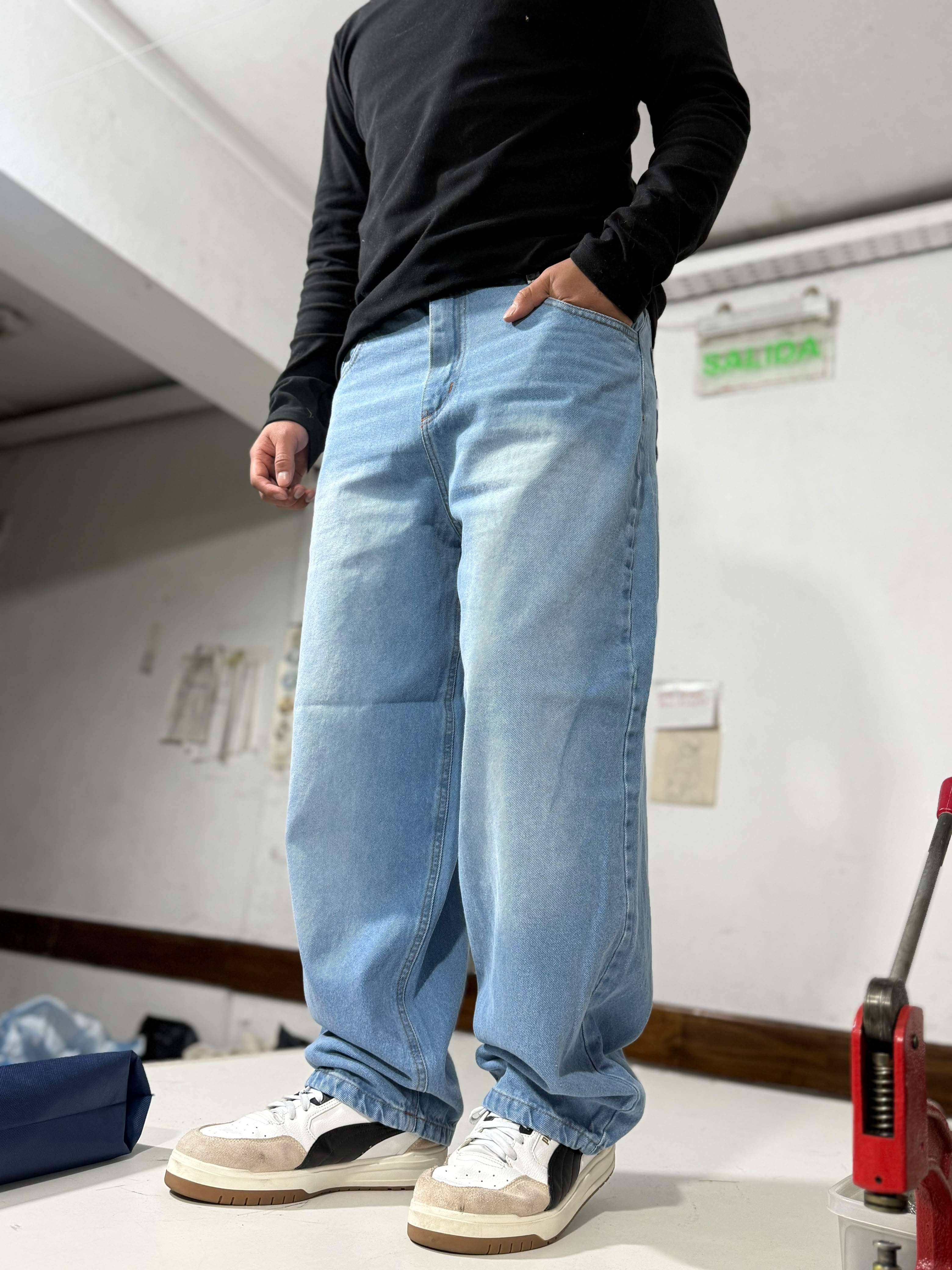 Jeans Baggy Ballon Celeste Localizado - 3d58e3f4-04a5-4c41-996f-ec1e153184a7.jpeg