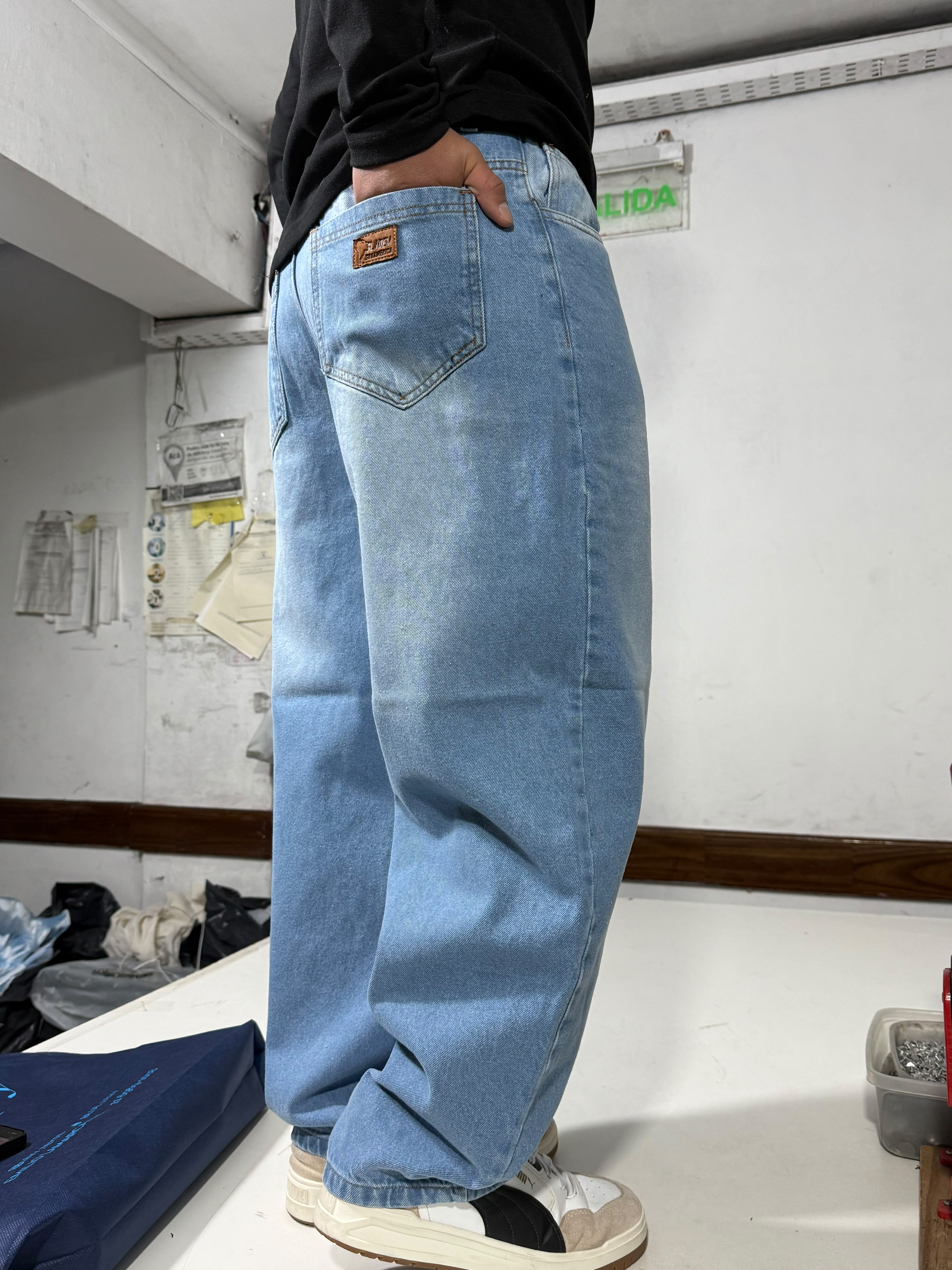 Jeans Baggy Ballon Celeste Localizado - 5fd4eee5-5679-48ad-b745-939e031c8cee.jpeg