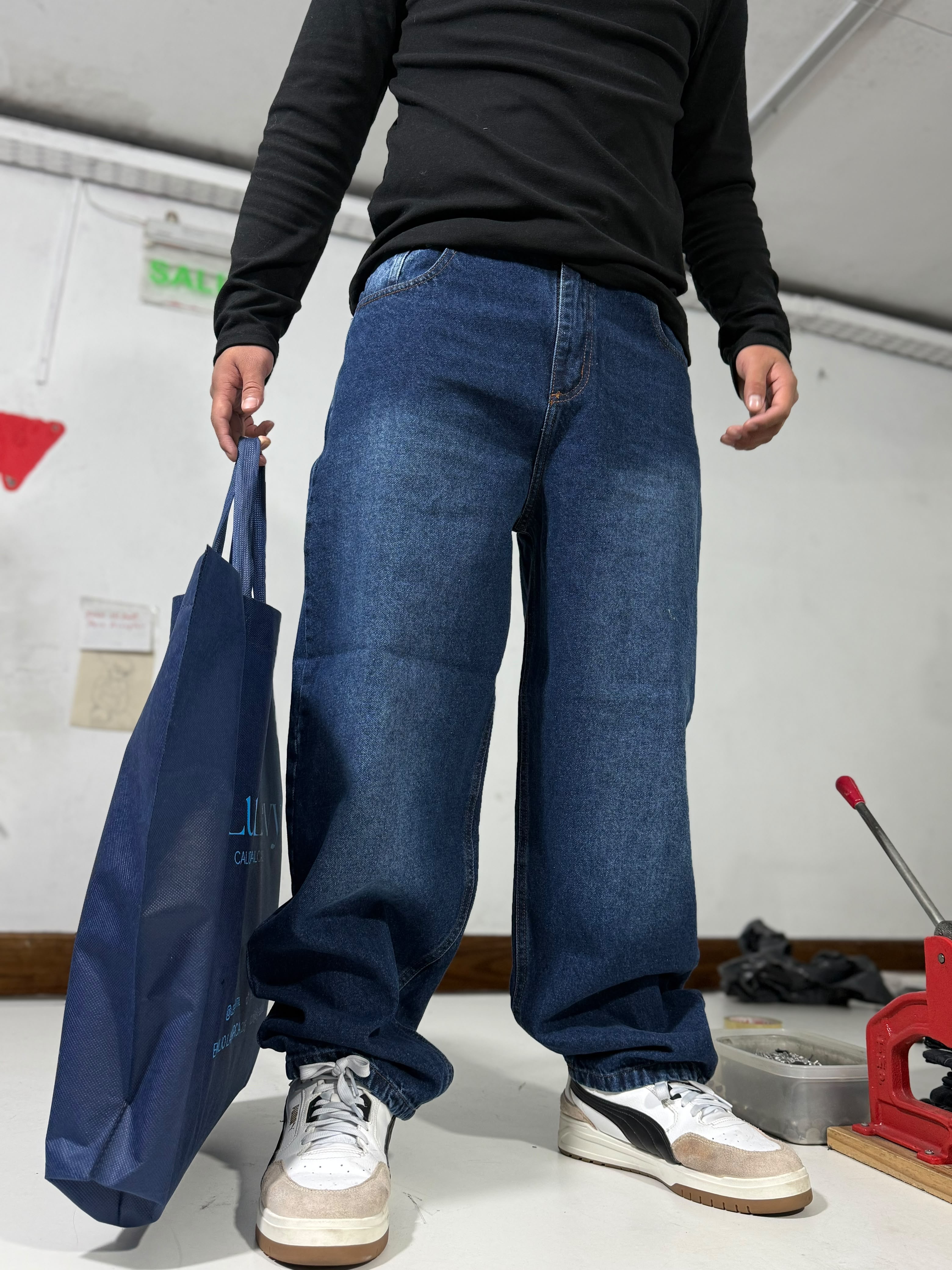 Jeans Baggy Ballon Azul Localizado - 867bb15a-16f7-4155-8303-3e9de0acf122.jpeg