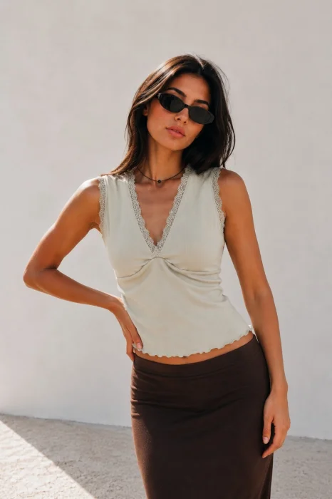 Musculosa Amelie con Detalle Puntilla
