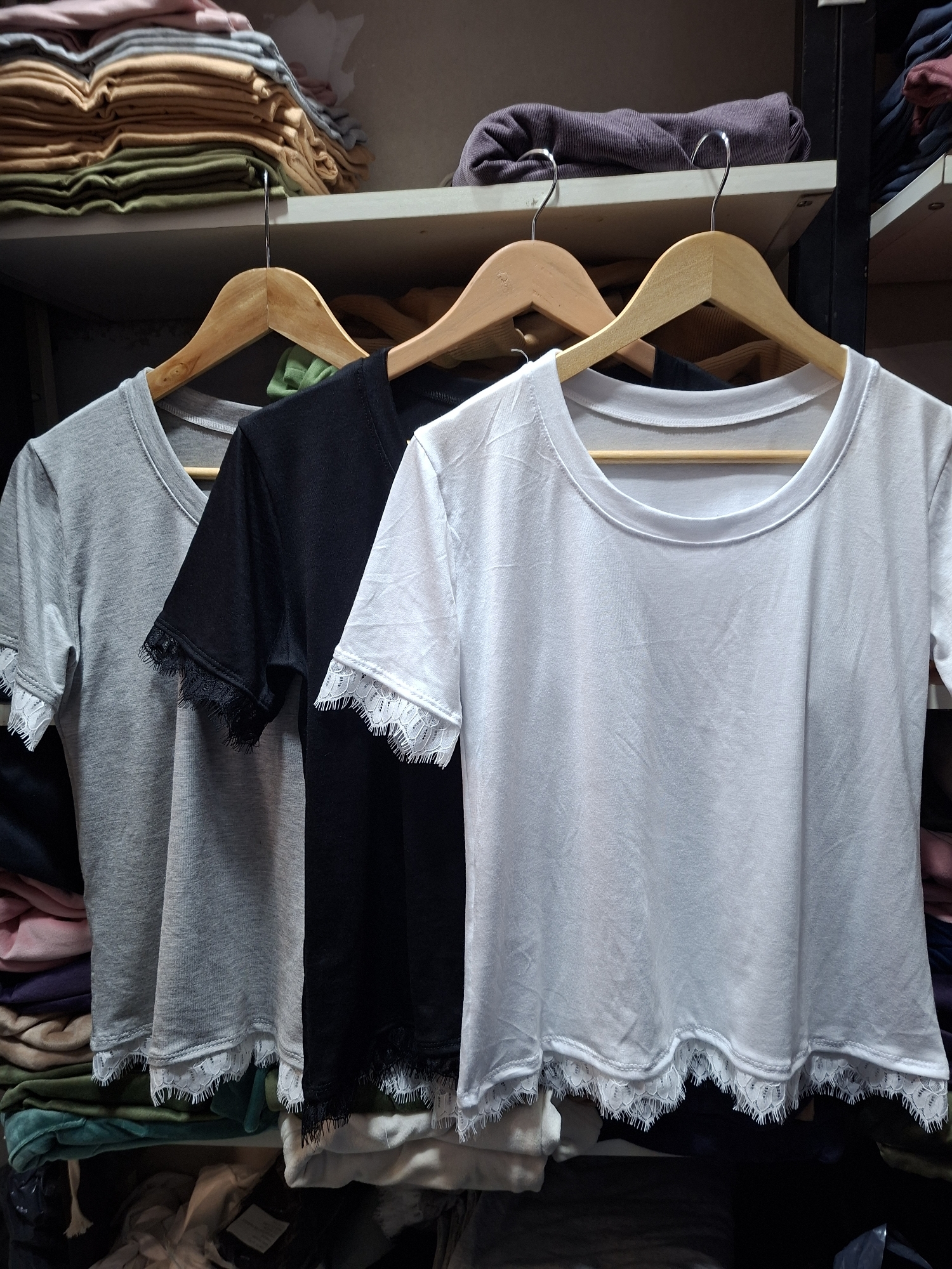 Remeras de Modal con Puntilla - Imagen 5