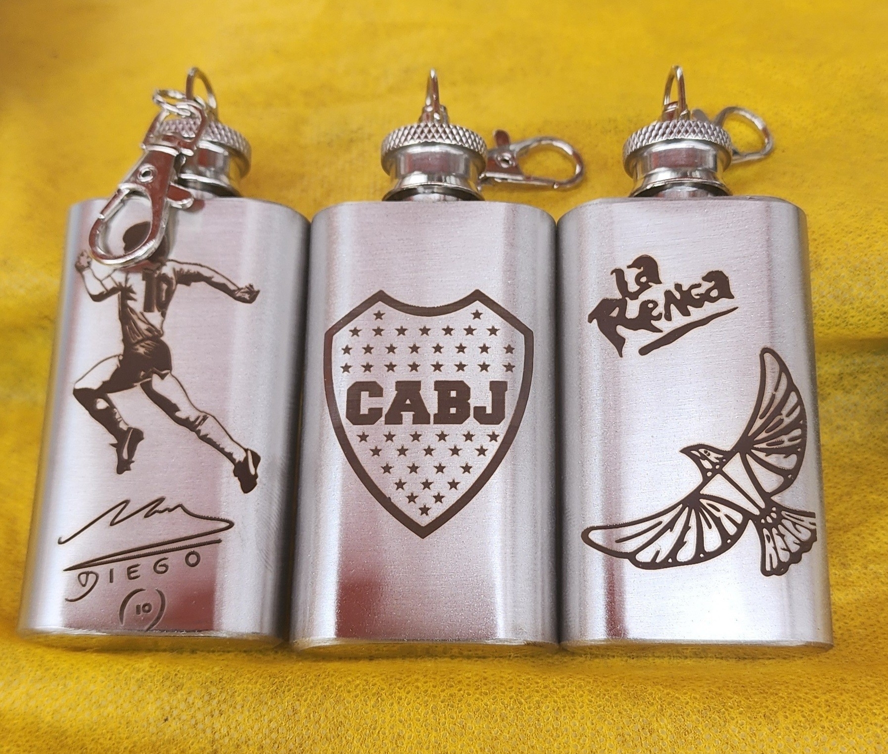 Llaveros Mini Petacas.( Futboll. Anime. Rock. Malvinas) para Souvenirs - Imagen 2