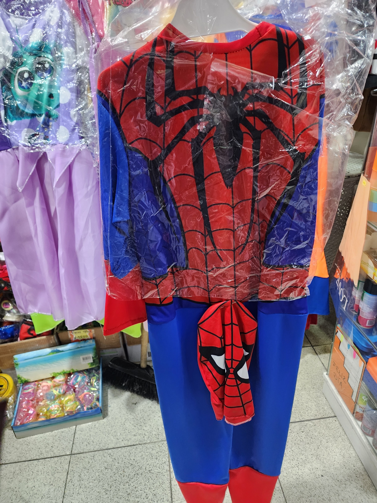 Disfraz de Budy y de Hombre Araña y Muchos Otros - Imagen 3