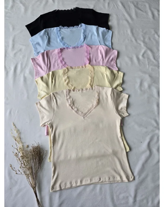 Remera con Puntilla V