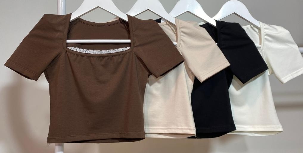 Remera Escote Cuadrado Puntilla - Imagen 2