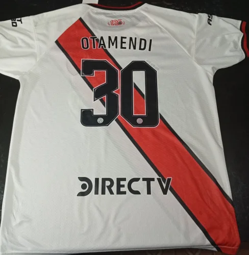 Camiseta de River de Otamendi