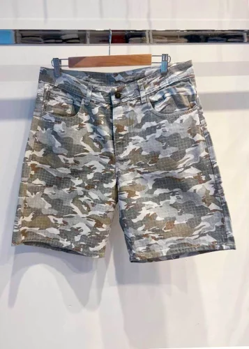 Bermuda Camuflada | Tendencia en Gabardina Rígida para Revendedores