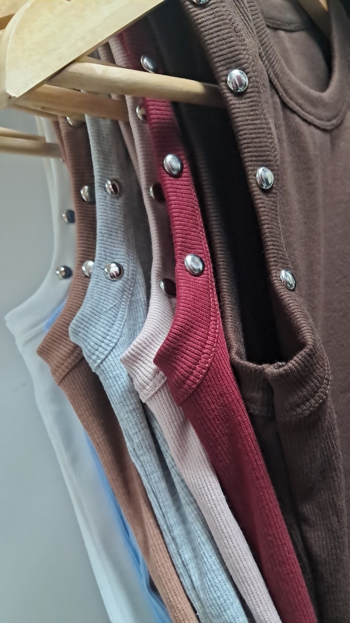 Musculosa Tachas - Imagen 2