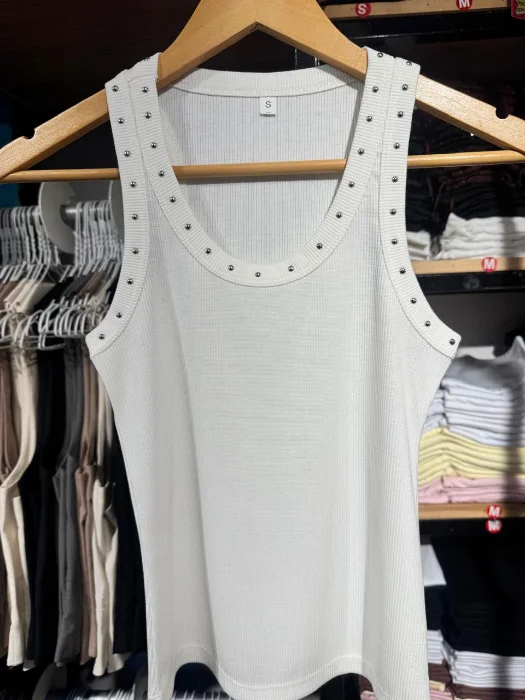 Musculosa de Morley con Tacha