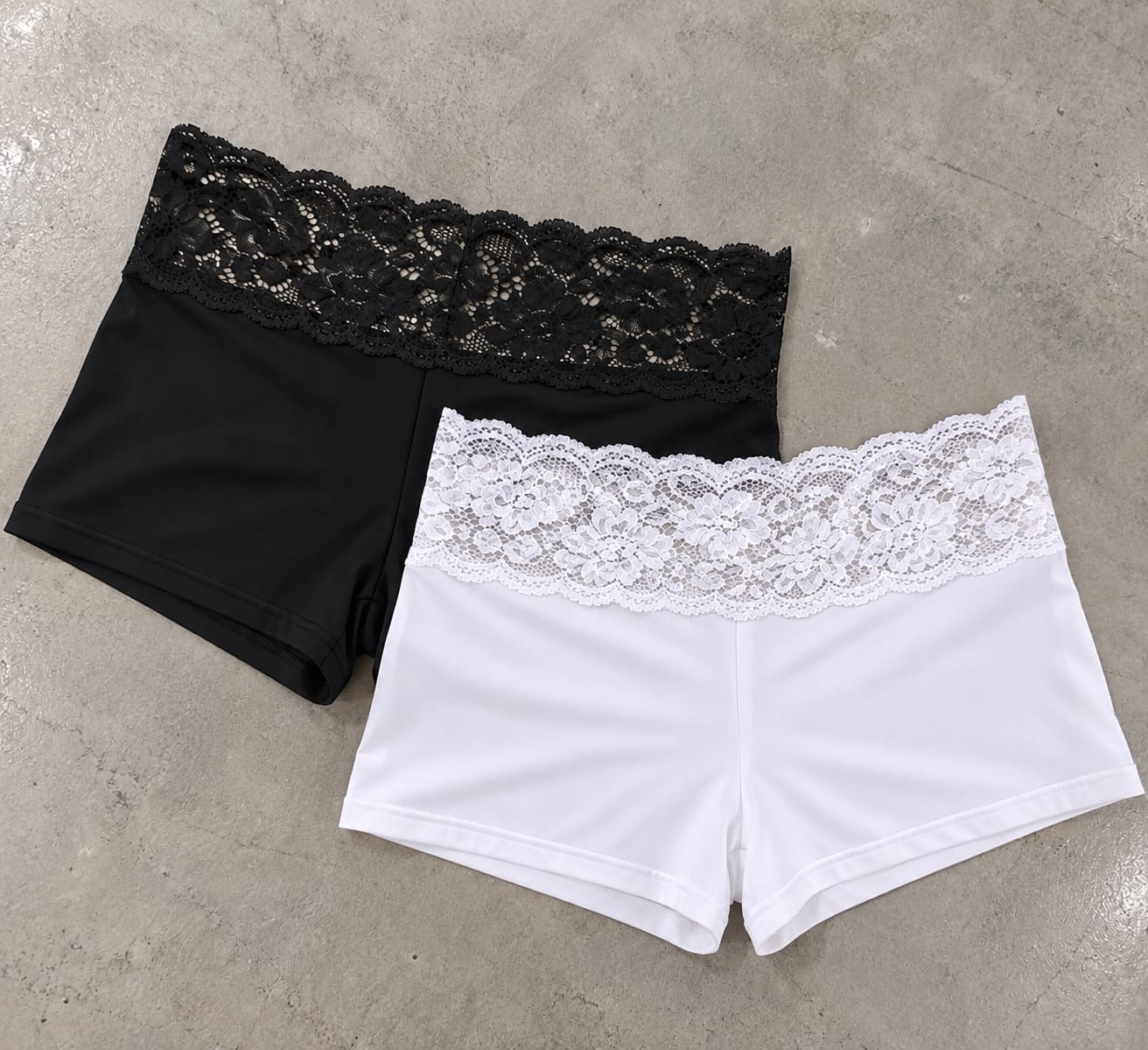 Art. 538 	 Short con Puntilla Lycra - 538.jpeg