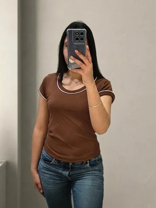 Camiseta Manga Corta Escote Combinado