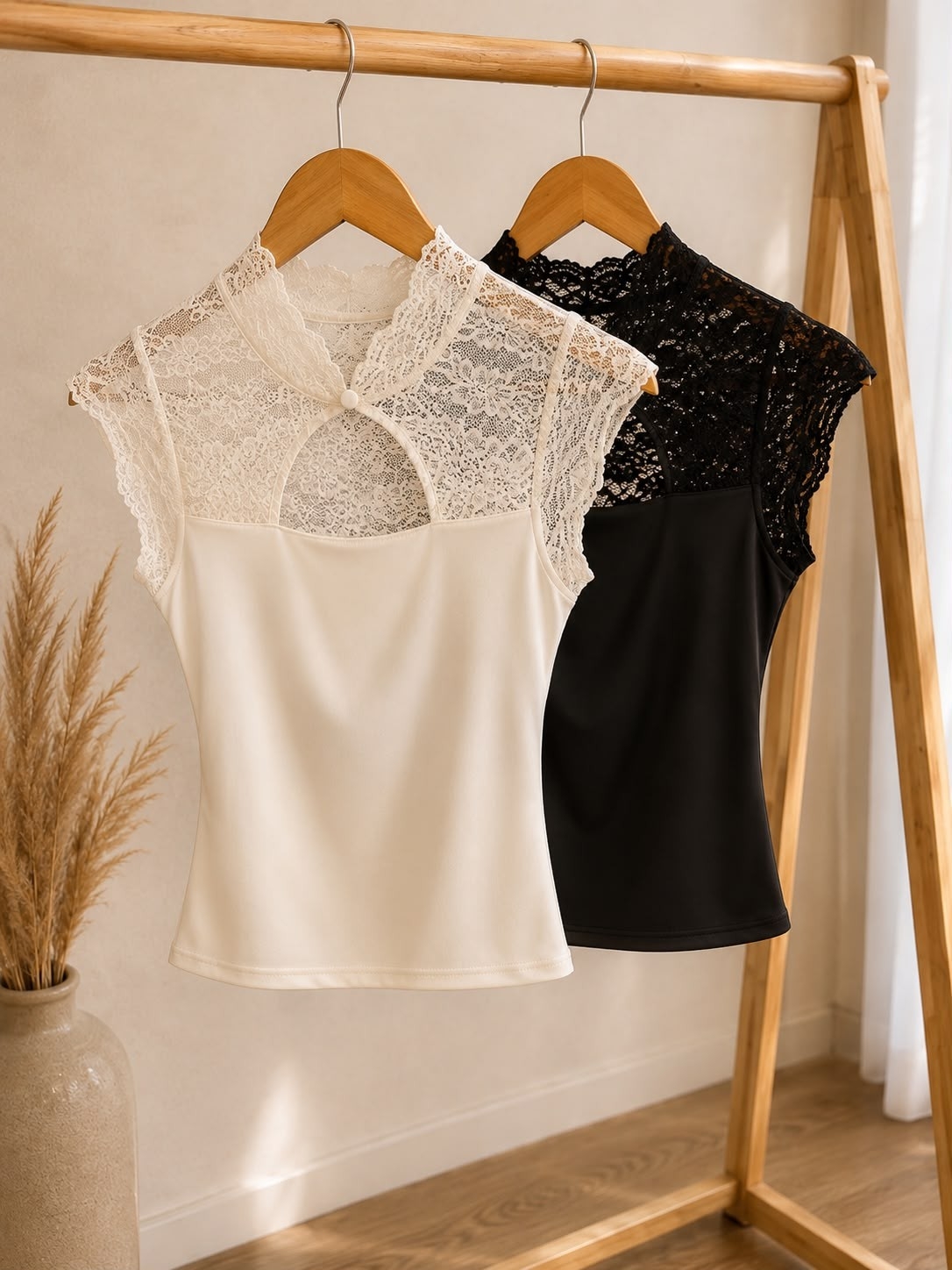 Blusa de Microfibra con Encaje Coral - Imagen 1