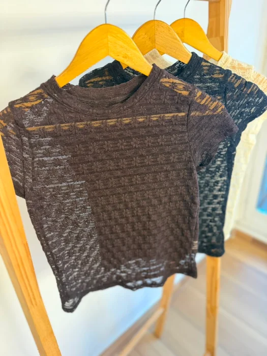 Remera de Encaje Mia