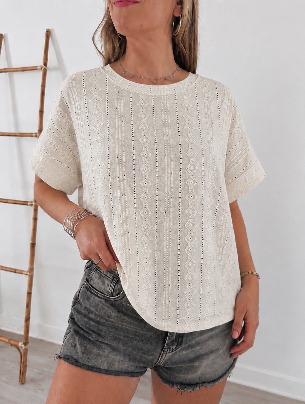 Remera de Broderie - 7ABDA19C-A70A-4745-9059-47CACB3FD301.jpeg