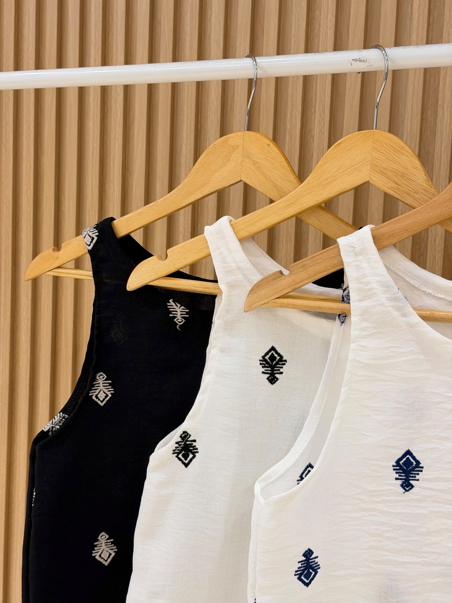 Musculosa Lino Bordado - Imagen 3