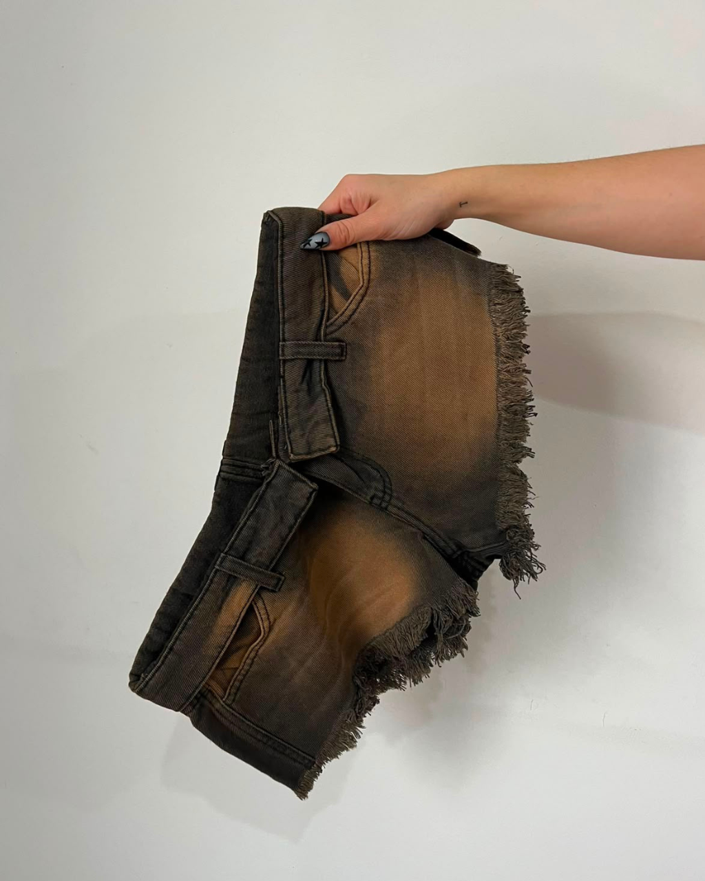 Short Tiro bajo Cintura Bolcada, Matizado Madera (art 073) - 3.png